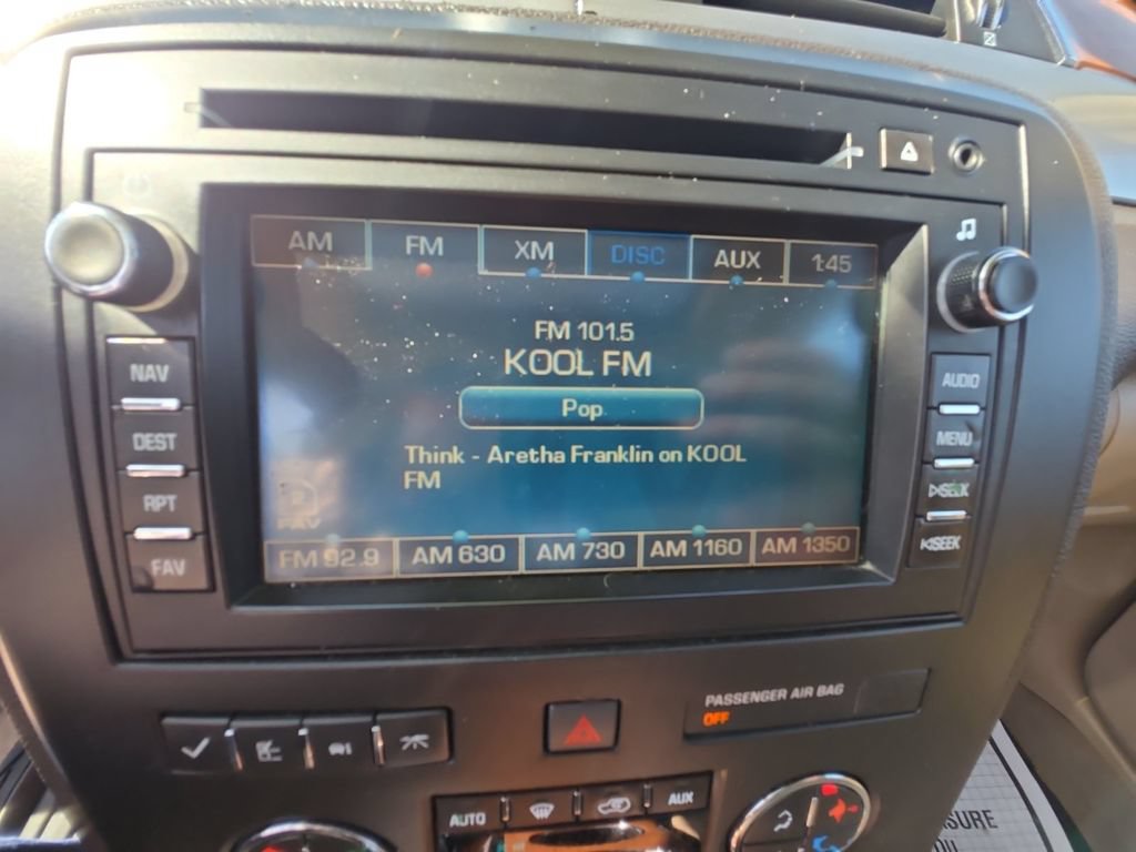Used 2008 Buick Enclave CXL w/ Entertainment Package #3 FWD image 21