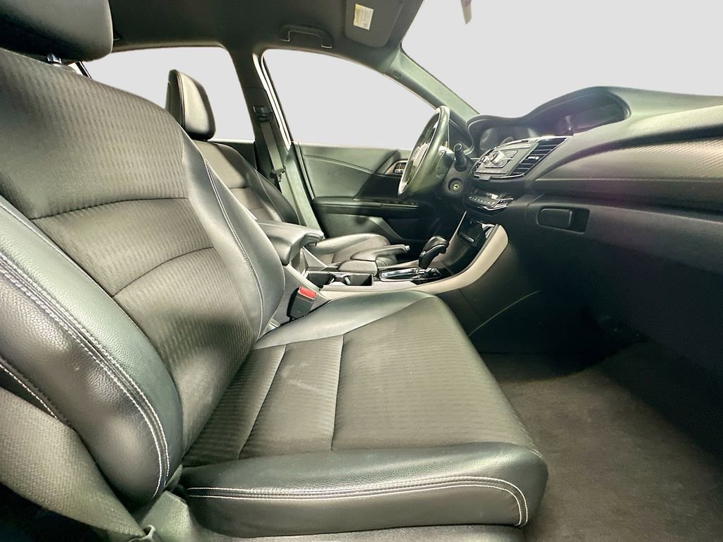Used 2016 Honda Accord Sport image 26