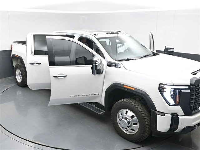 Used 2024 GMC Sierra 3500 Denali Ultimate image 52