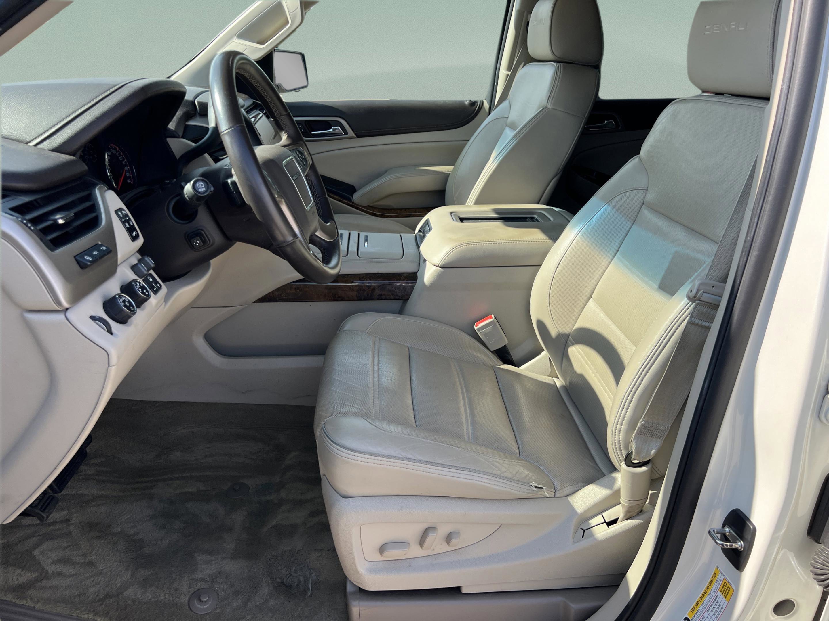 Used 2015 GMC Yukon XL Denali w/ Touring Package AWD/4WD image 18