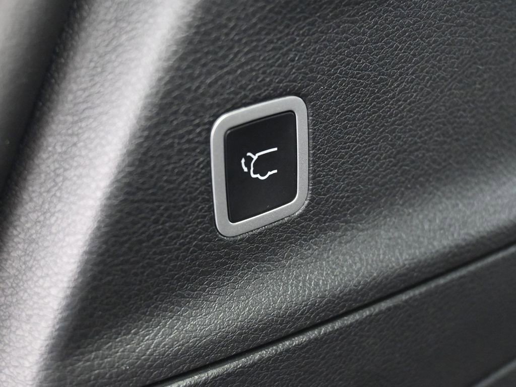 Used 2024 Chrysler Pacifica Limited w/ S Appearance Package image 48