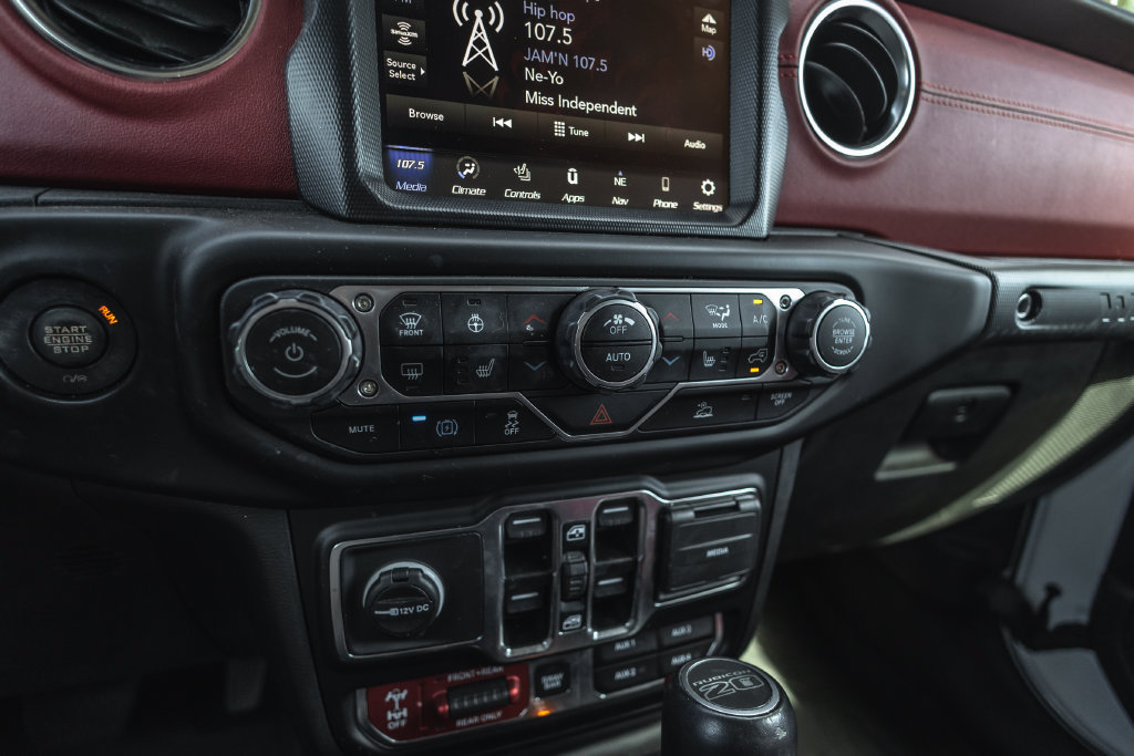 Used 2023 Jeep Wrangler Unlimited Rubicon 4xe AWD/4WD image 14