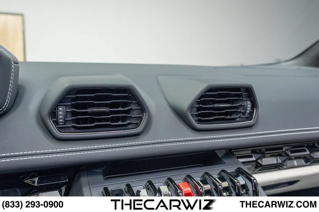 Used 2024 Lamborghini Huracan EVO AWD/4WD image 59