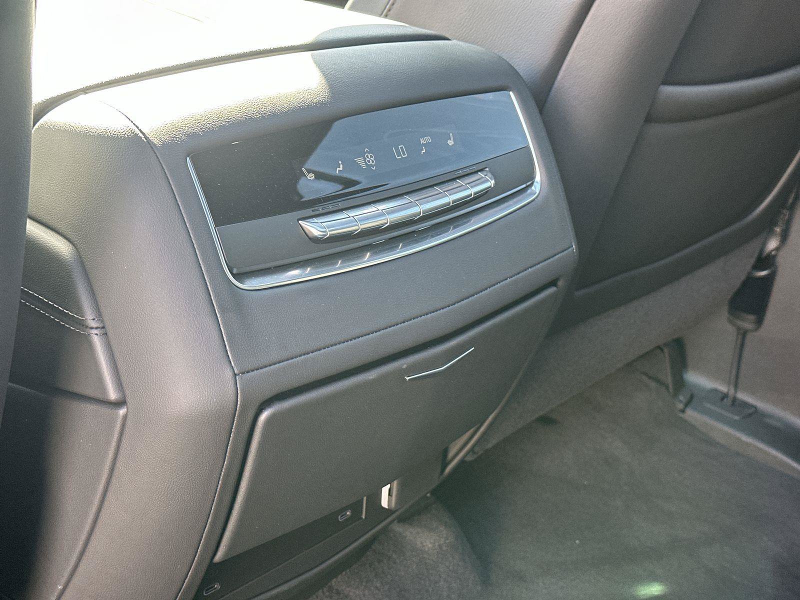 Used 2025 Cadillac Escalade Sport AWD/4WD image 41