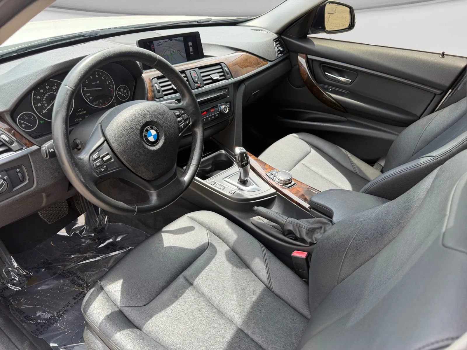 Used 2015 BMW 320i Sedan RWD image 16