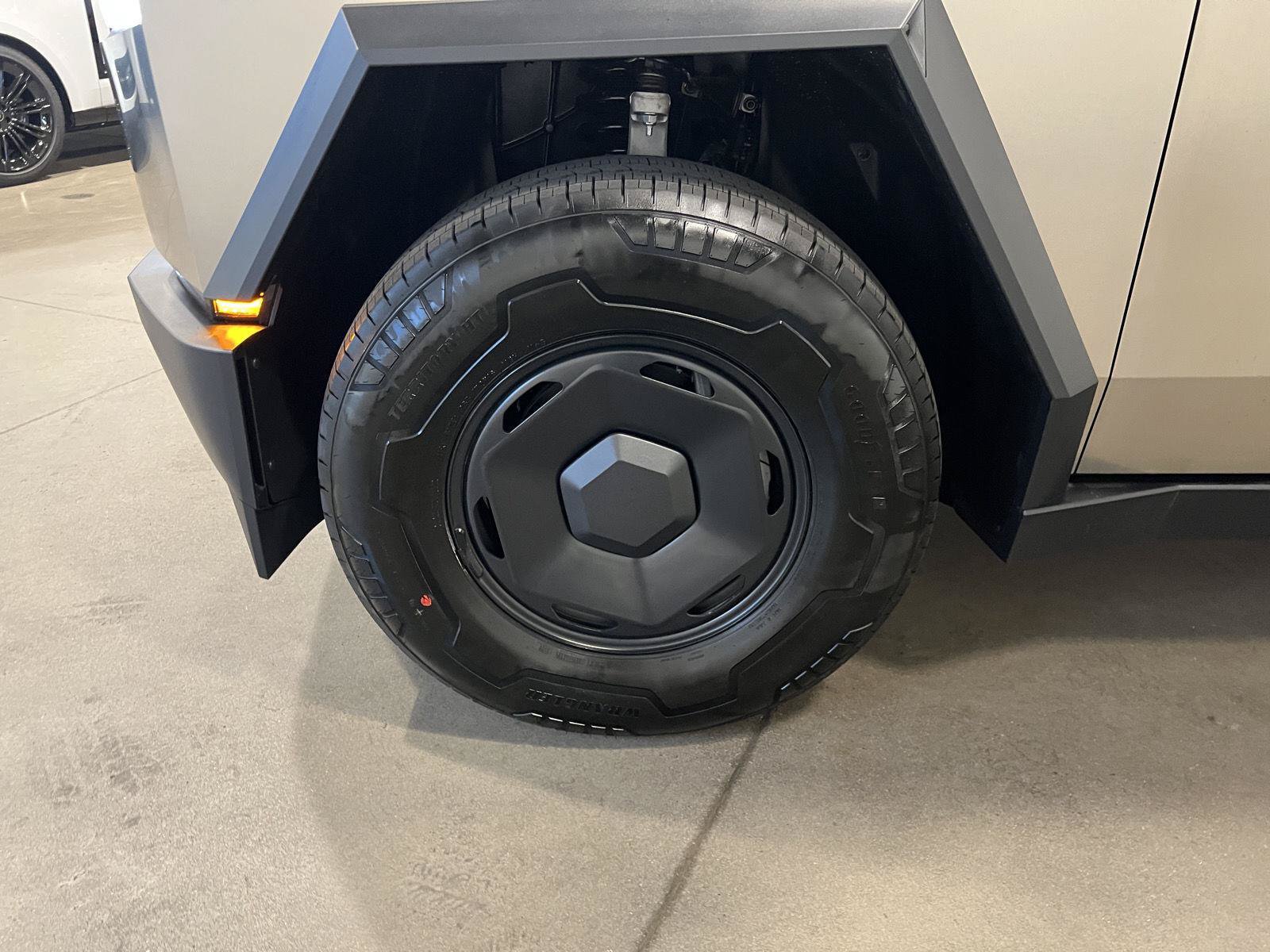 Used 2026 Tesla Cybertruck AWD Crew Cab image 52