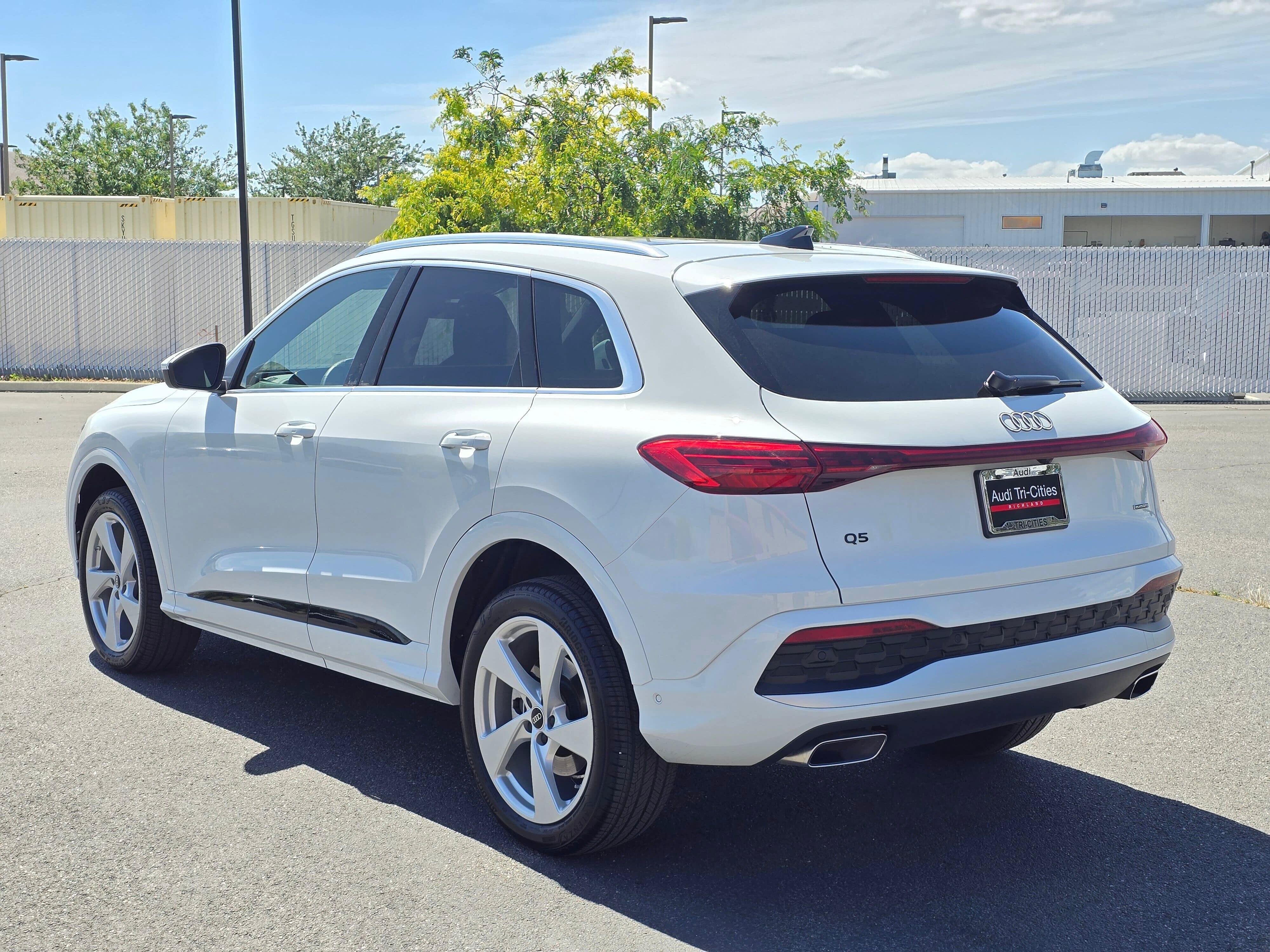 Certified 2025 Audi Q5 Premium Plus w/ Premium Plus AWD/4WD image 4