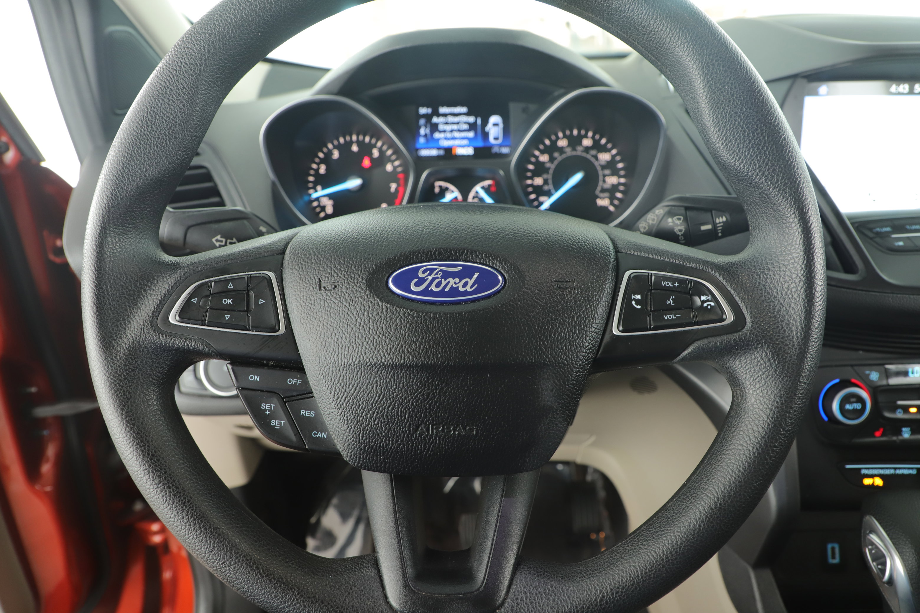 Used 2019 Ford Escape SE image 18