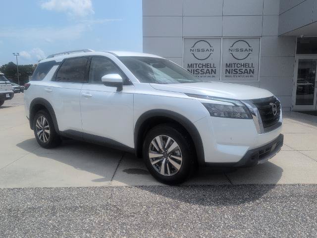 Certified 2025 Nissan Pathfinder SL FWD image 1