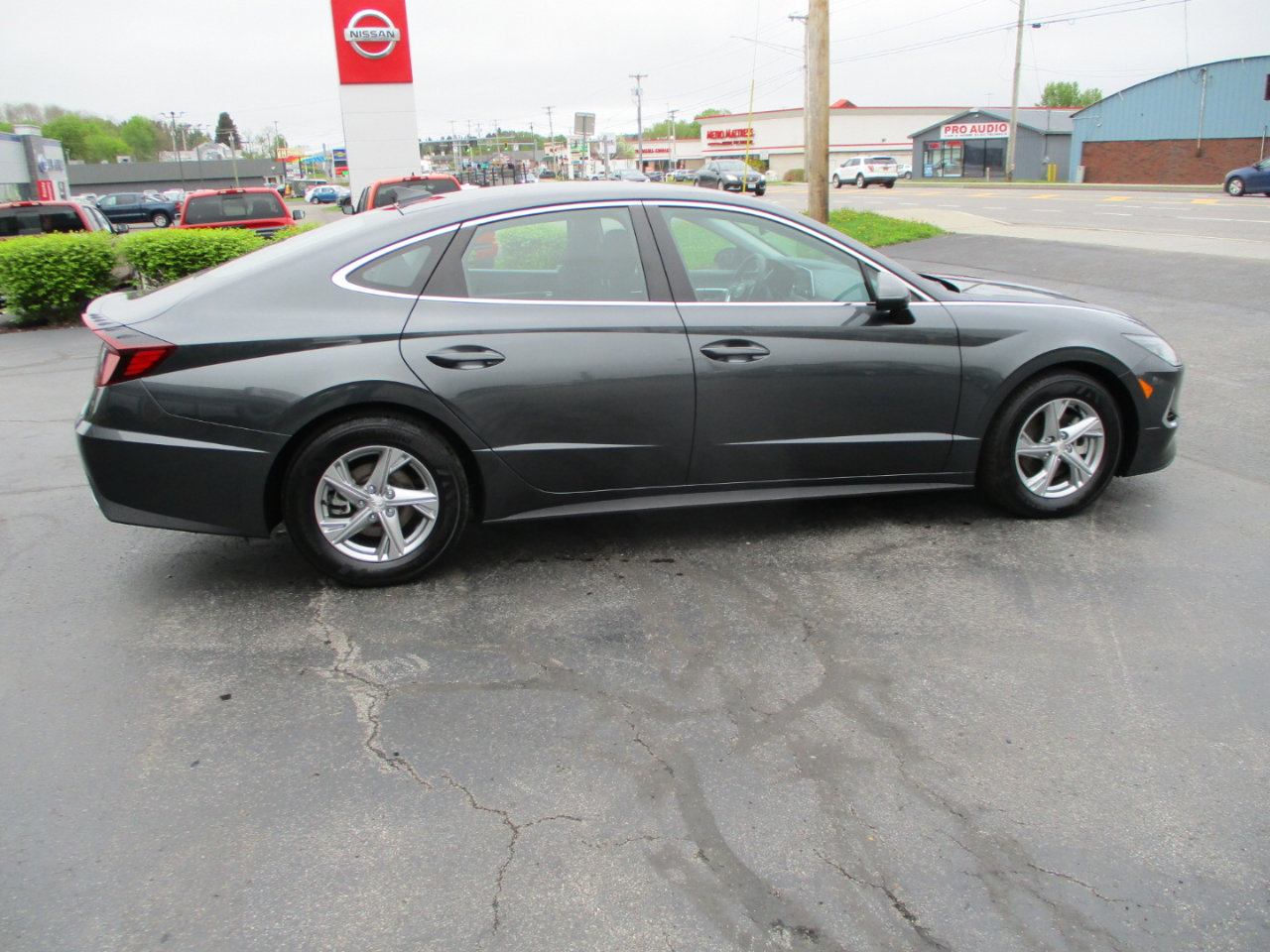 Used 2022 Hyundai Sonata SE w/ Cargo Package image 14