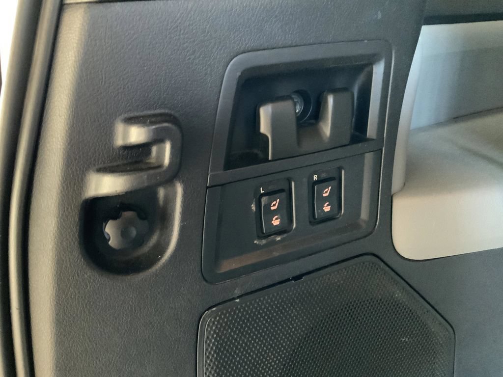 Used 2013 Toyota Sequoia Platinum AWD/4WD image 35