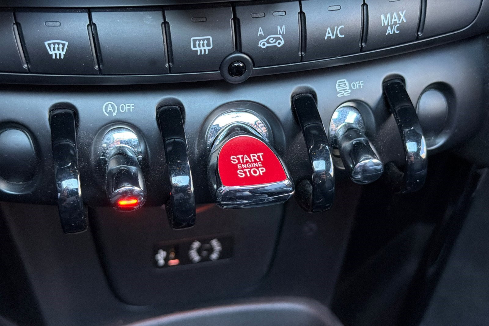 Used 2014 MINI Cooper S image 26