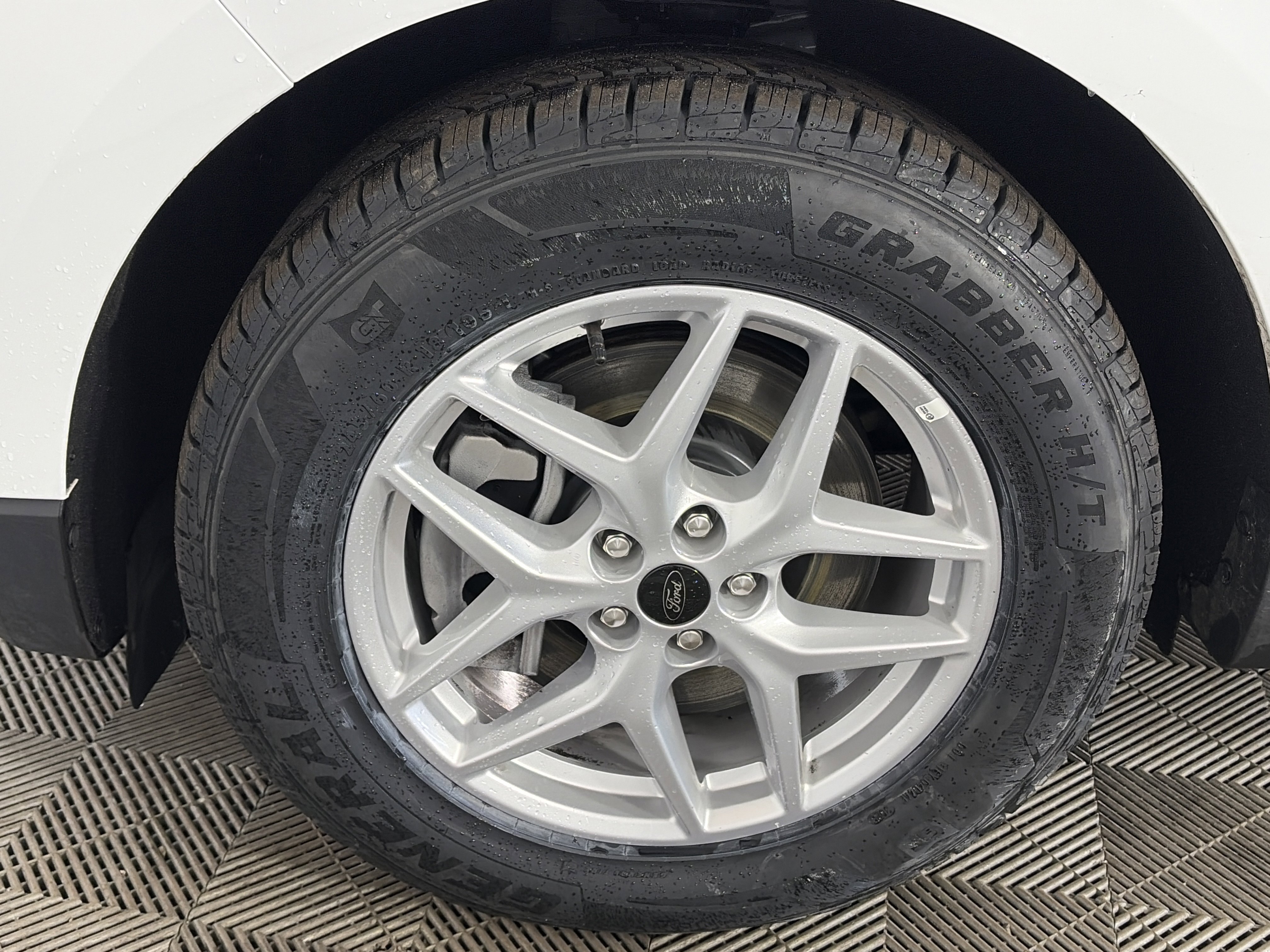 Used 2024 Ford Edge SEL w/ Convenience Package image 13