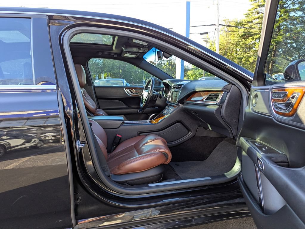 Used 2017 Lincoln Continental Reserve AWD/4WD image 29