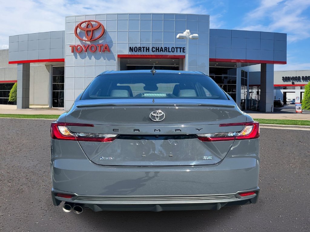 Used 2025 Toyota Camry SE FWD image 6