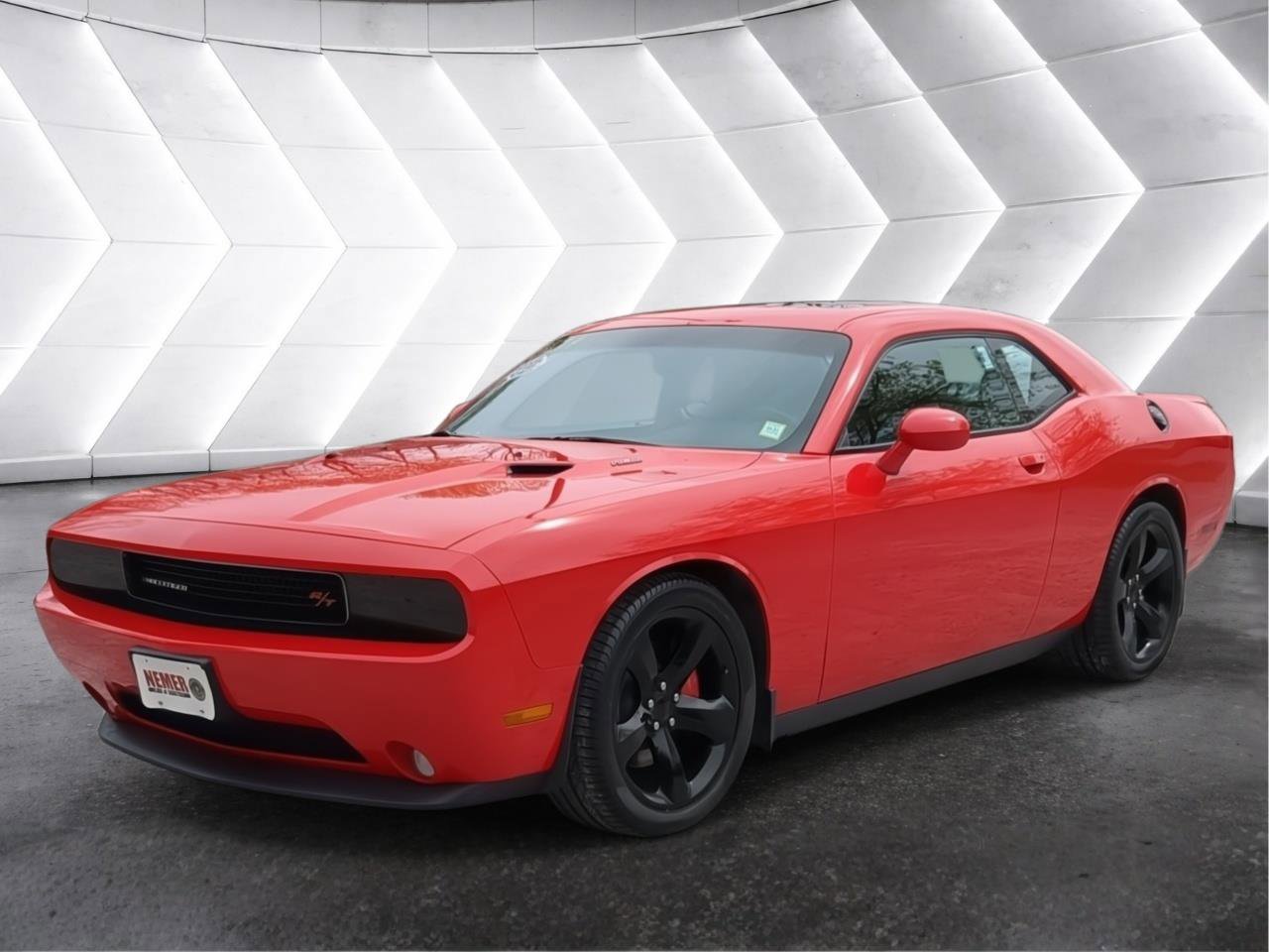 Used 2014 Dodge Challenger R/T w/ Blacktop Package RWD image 7