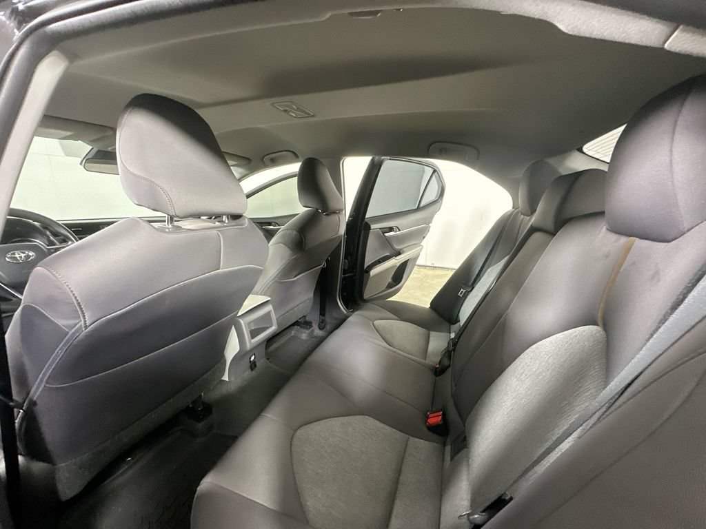 Used 2020 Toyota Camry LE FWD image 13