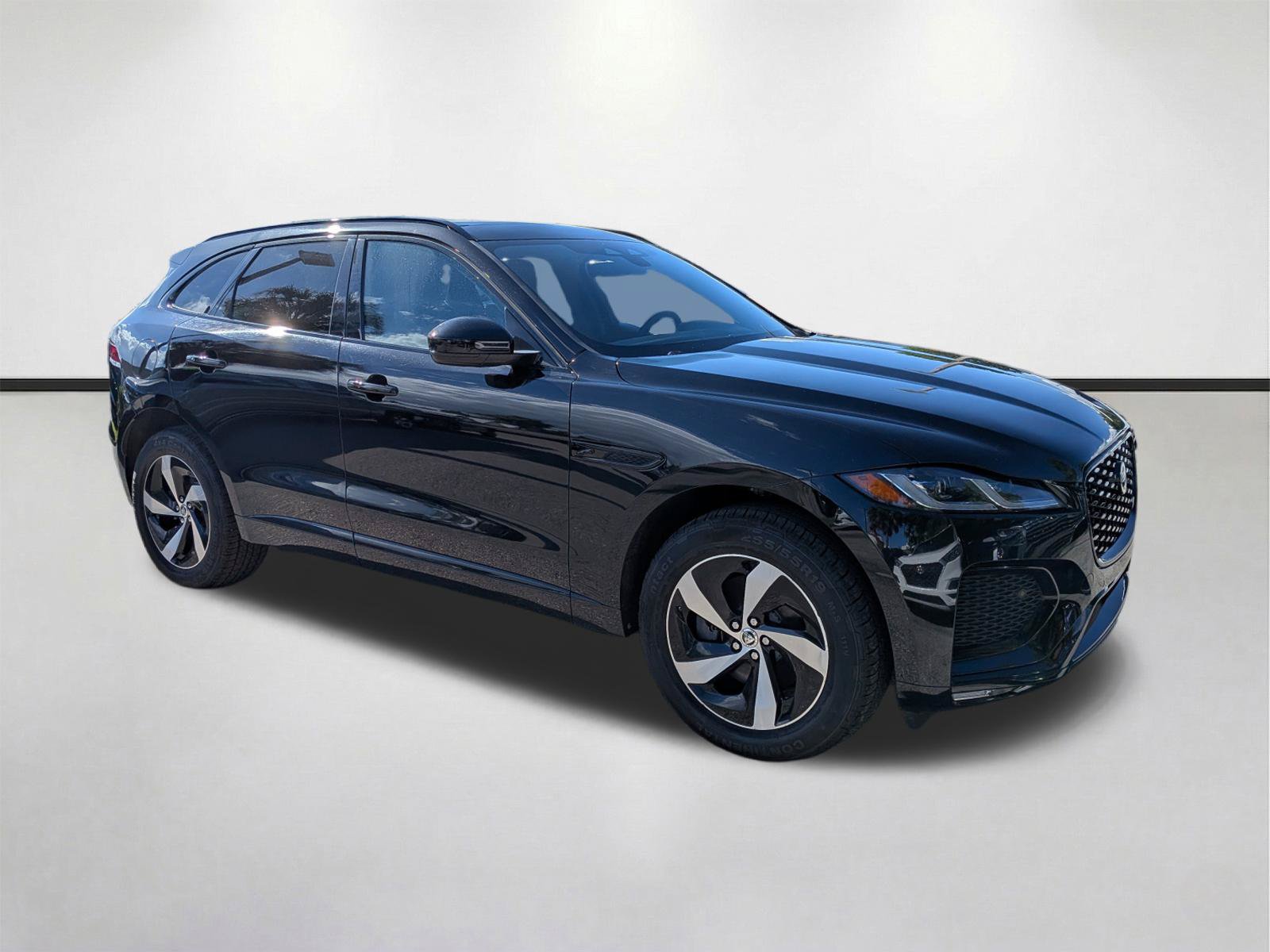 Used 2025 Jaguar F-PACE R-Dynamic S AWD/4WD image 1