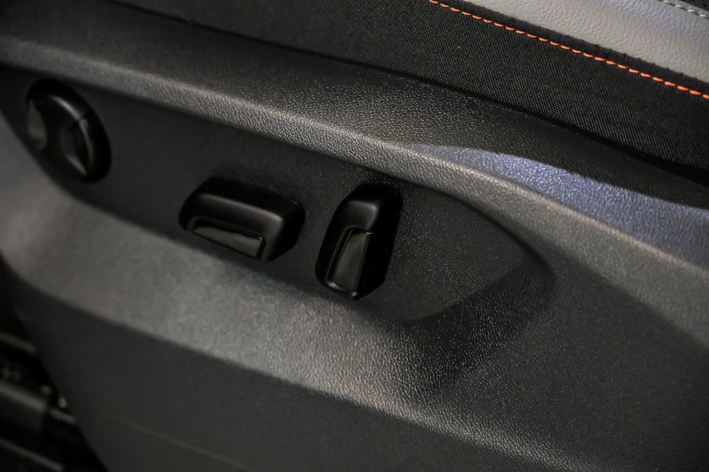 Certified 2025 Volkswagen Atlas Peak Edition SE AWD/4WD image 17