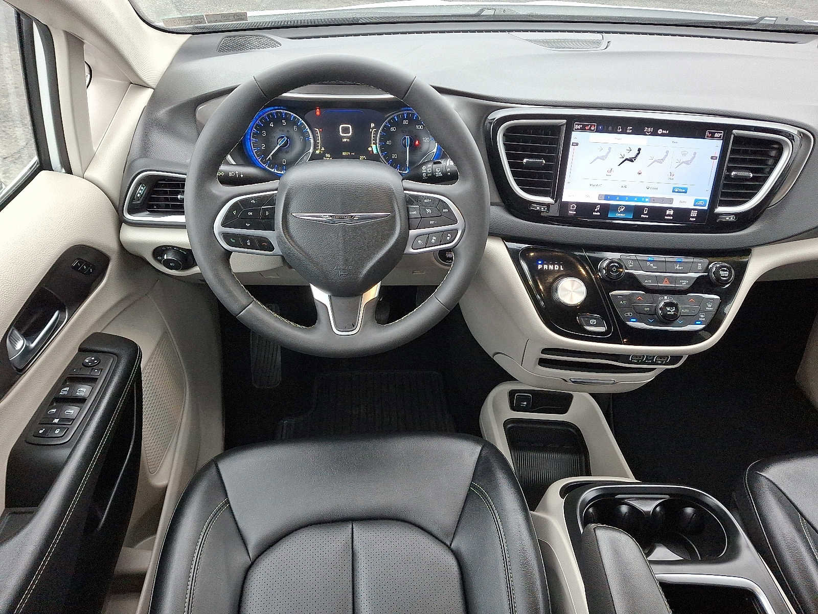 Used 2024 Chrysler Pacifica Touring-L image 11