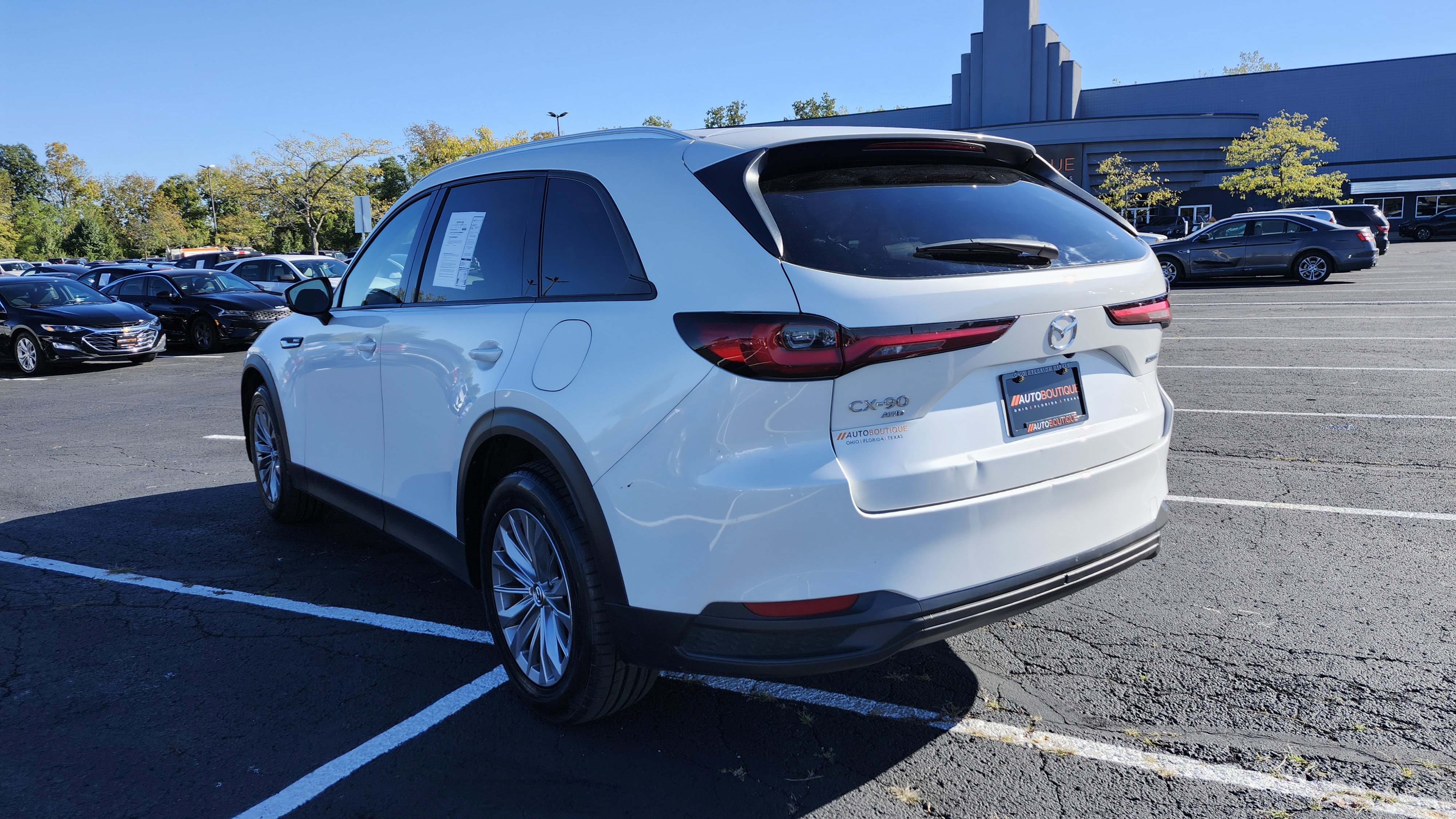 Used 2024 MAZDA CX-90 Plug-In Hybrid w/ Preferred image 8