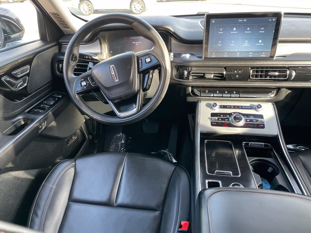 Used 2023 Lincoln Aviator AWD w/ Premium Package image 9