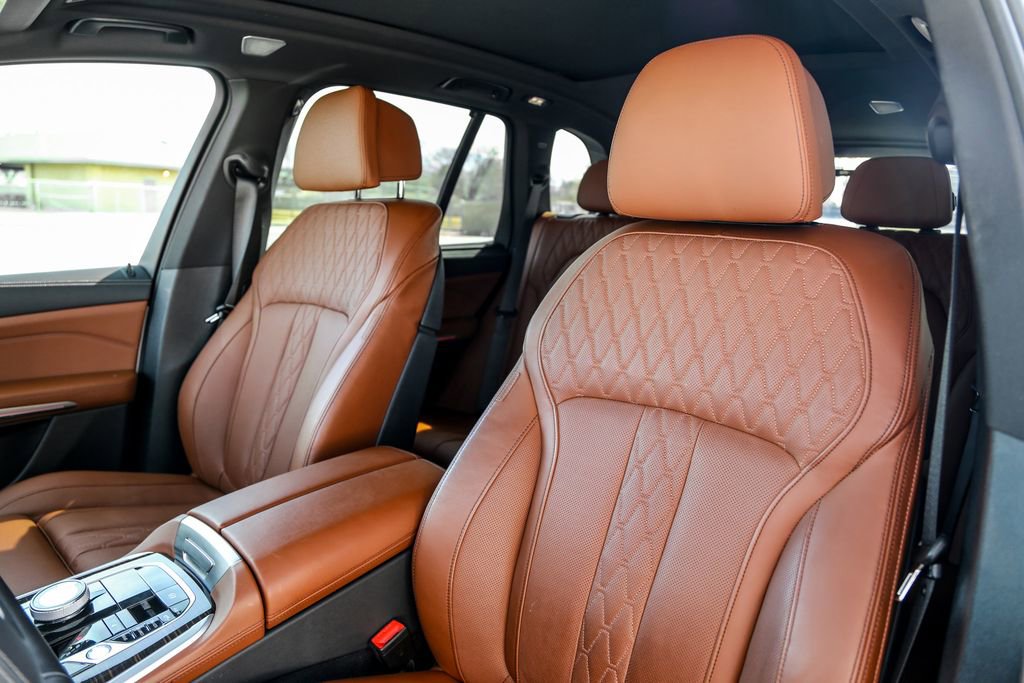 Used 2025 BMW X5 M60i w/ Executive Package image 25