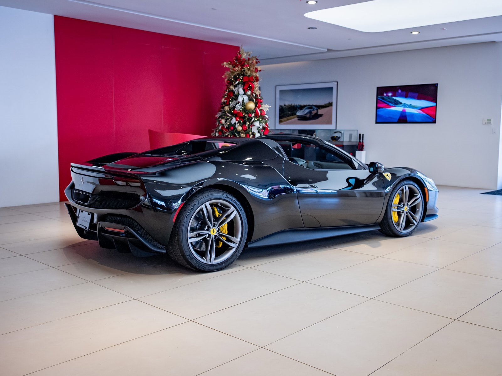 Used 2025 Ferrari 296 GTS image 6