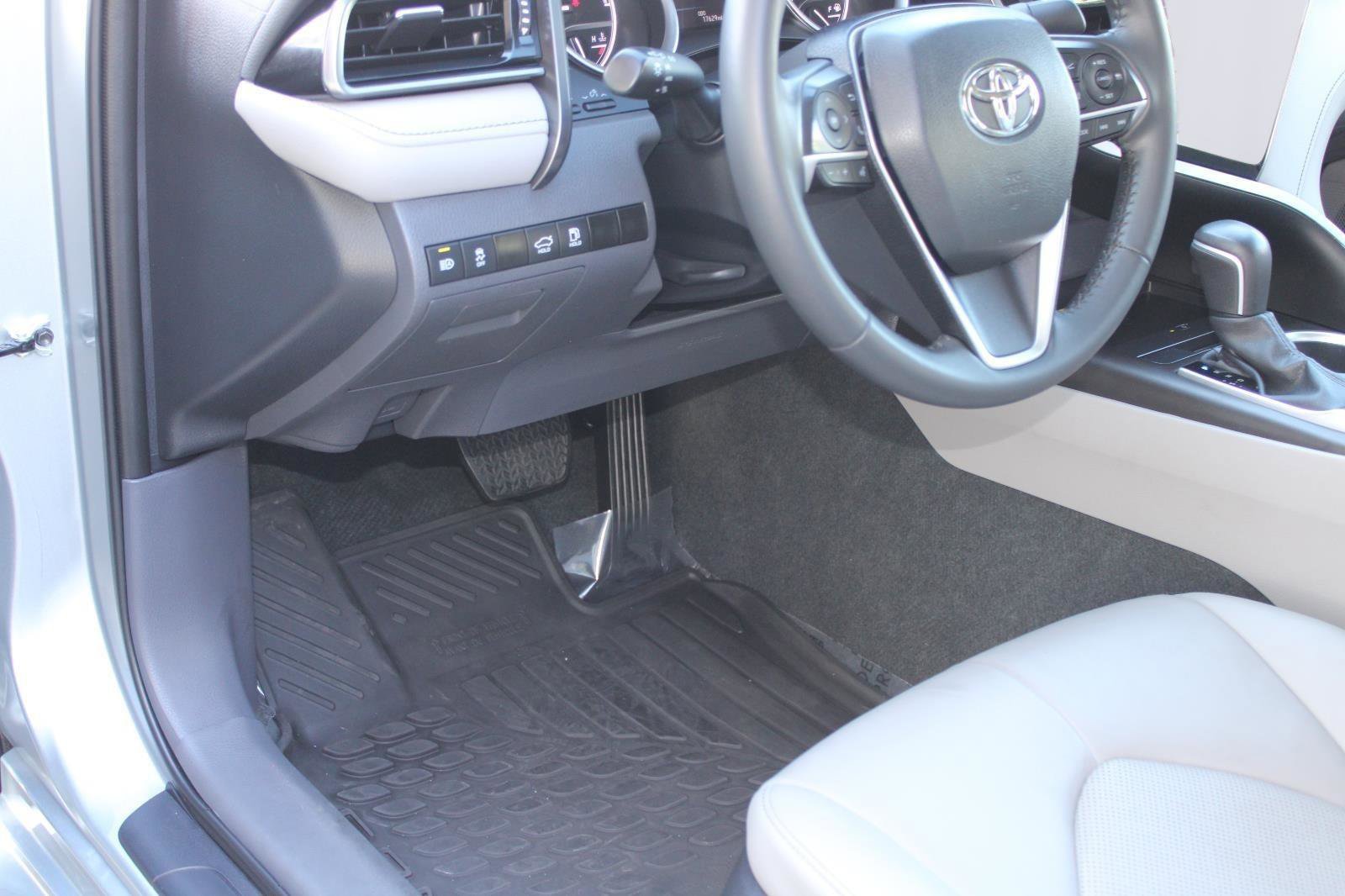 Used 2023 Toyota Camry XLE image 43