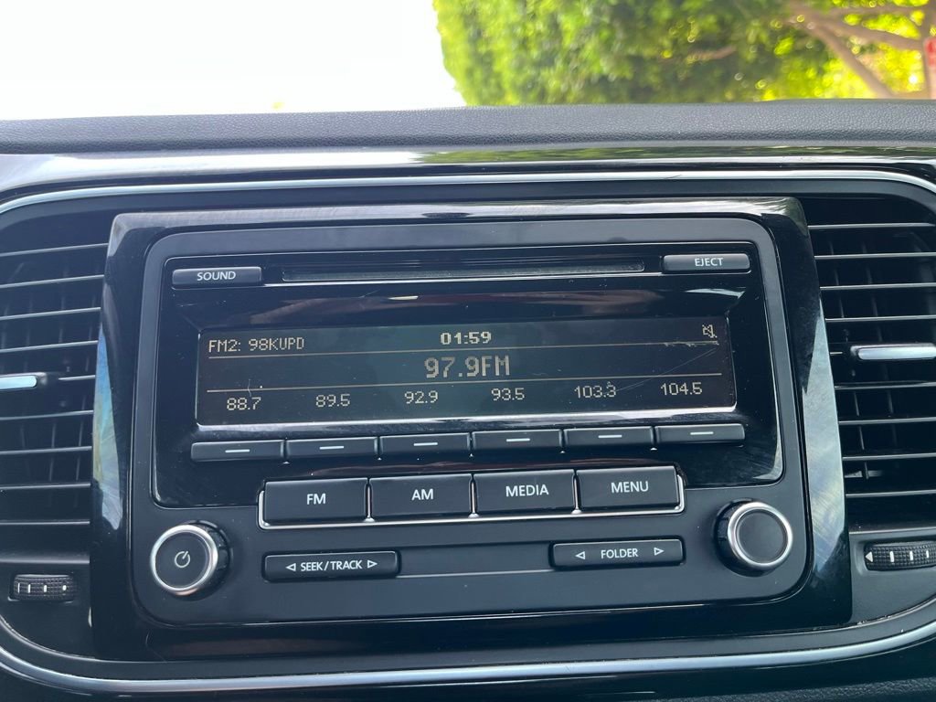 Used 2013 Volkswagen Beetle 2.5 image 30