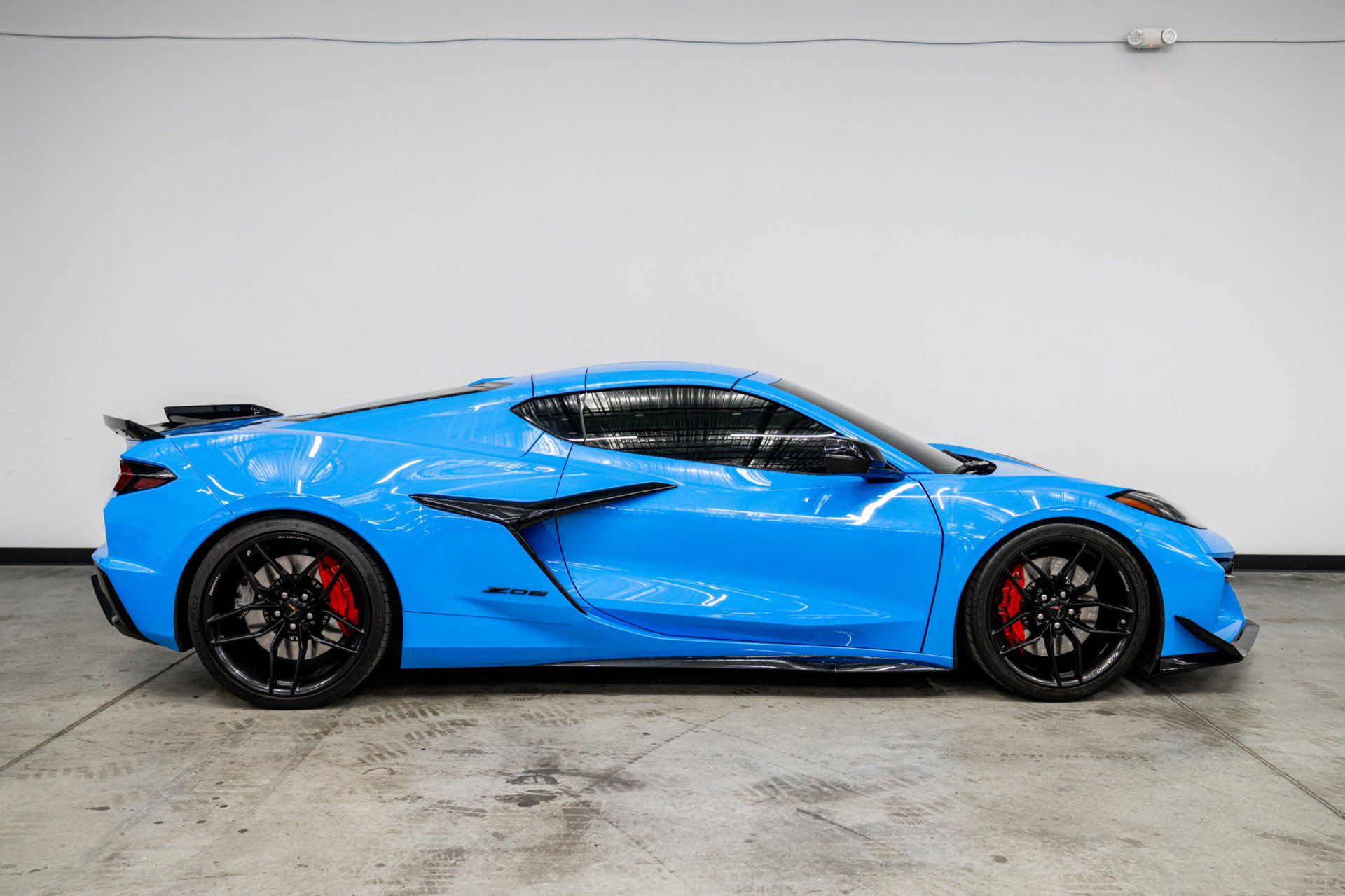 Used 2025 Chevrolet Corvette Z06 RWD image 17