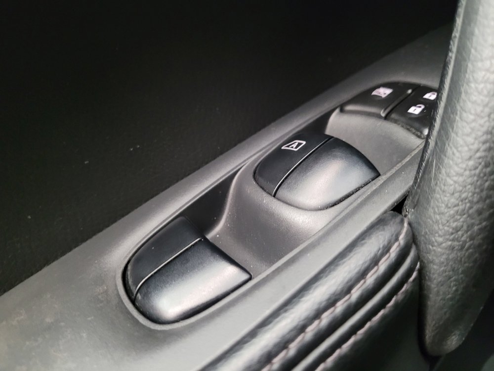 Used 2016 Nissan Rogue SL w/ SL Premium Package FWD image 27