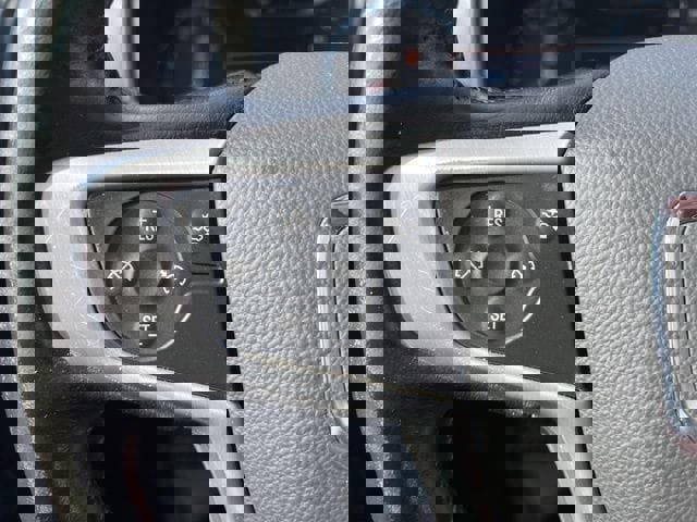 Used 2020 GMC Canyon SLE w/ Driver Alert Package image 19