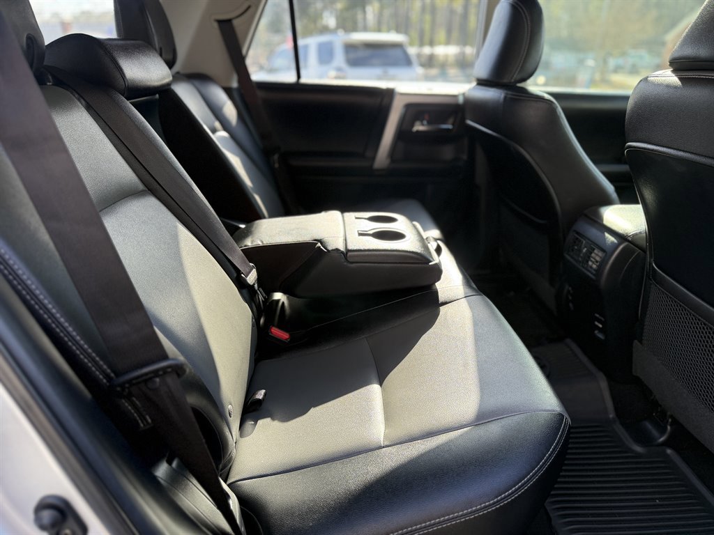 Used 2018 Toyota 4Runner SR5 Premium image 22