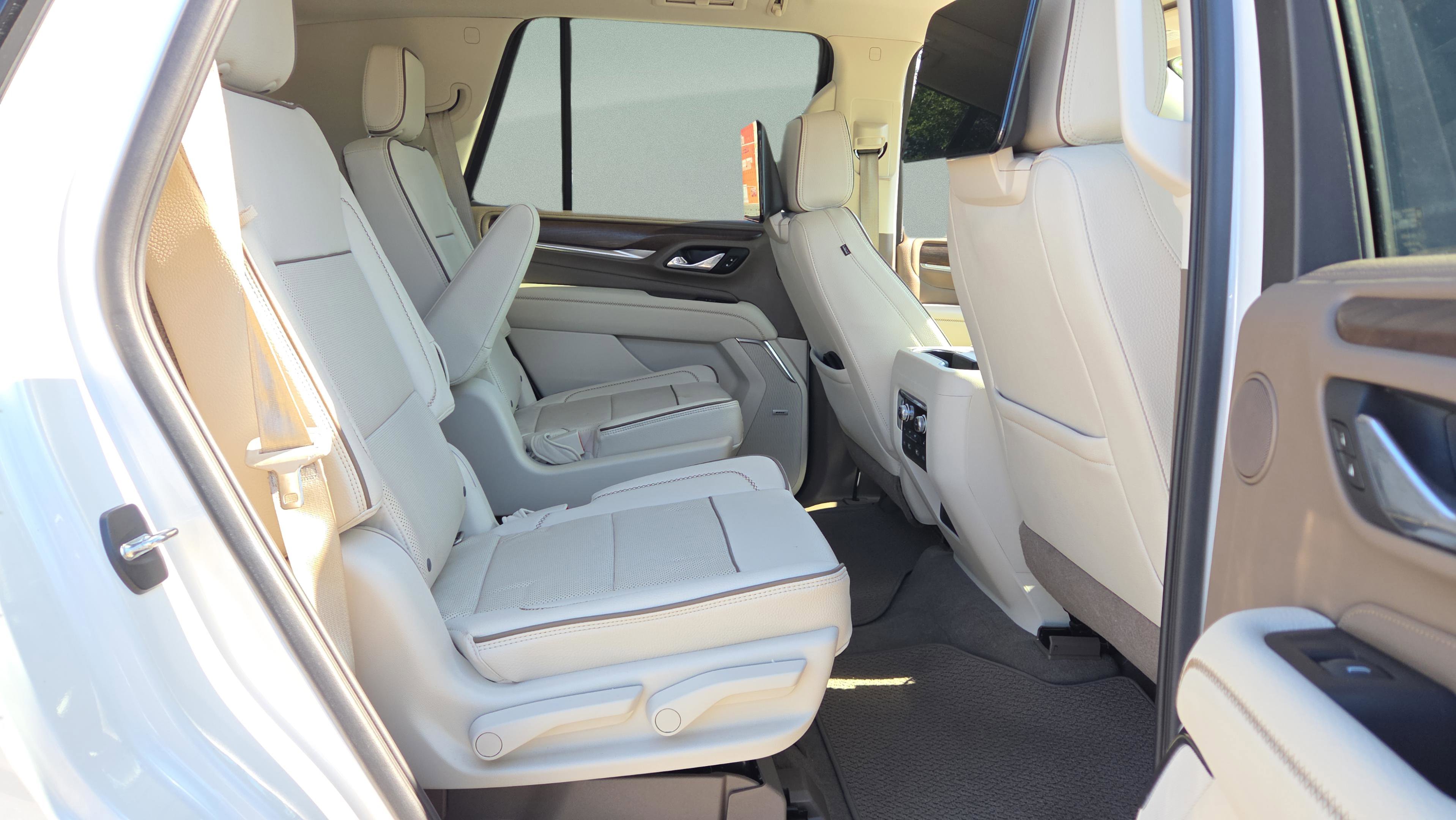 Used 2021 GMC Yukon Denali w/ Denali Premium Package RWD image 17