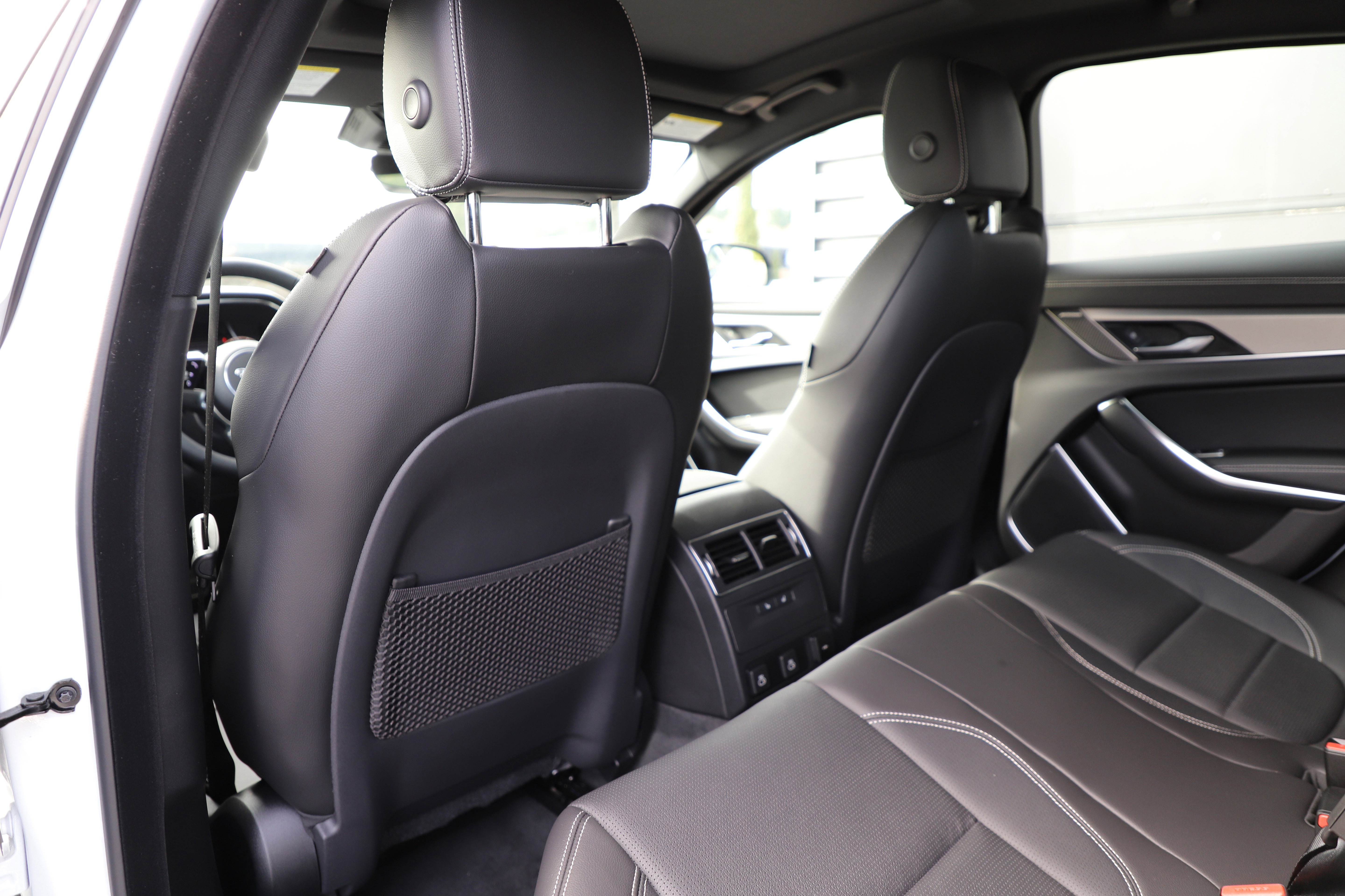 New 2024 Jaguar XF R-Dynamic SE image 14