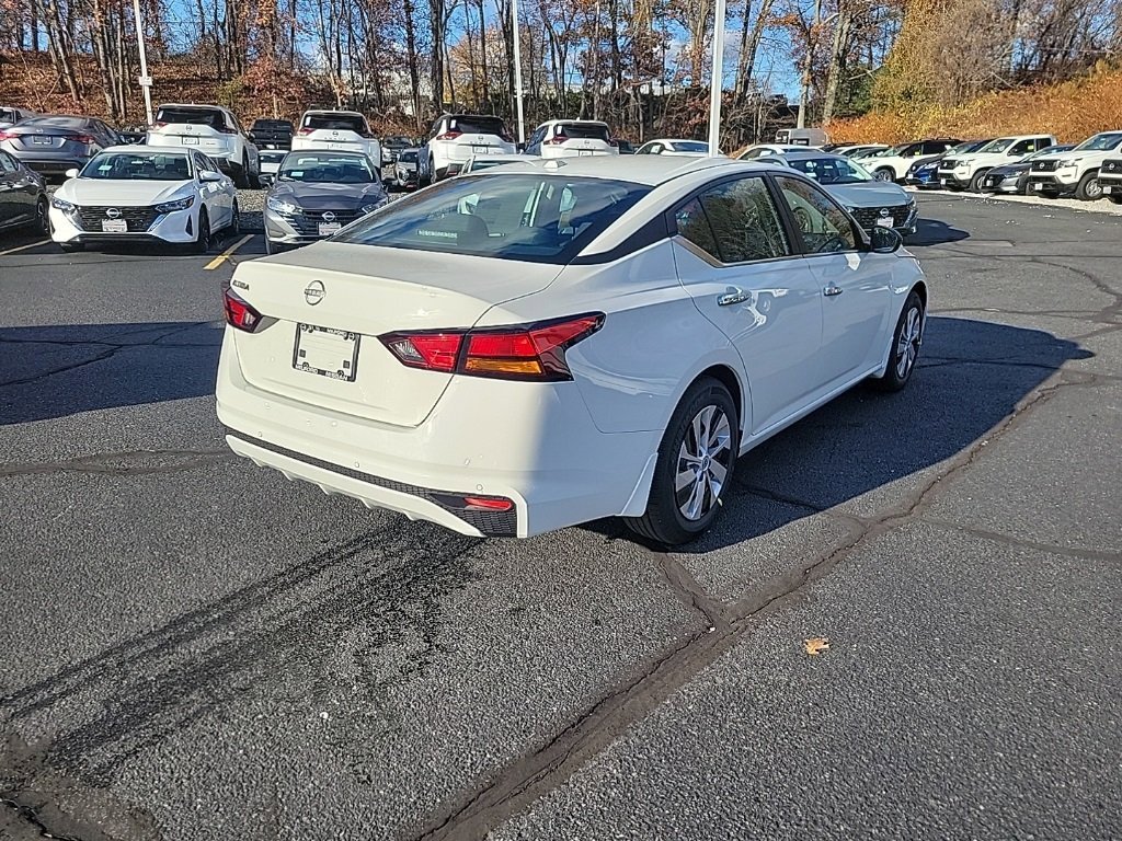 Used 2025 Nissan Altima 2.5 S image 5