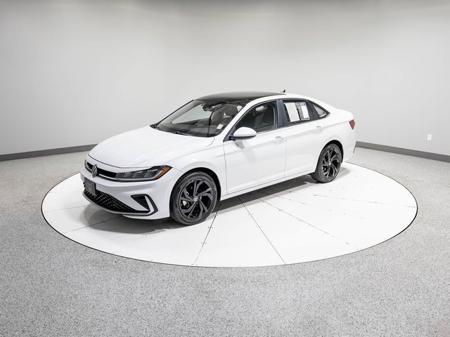 Used 2025 Volkswagen Jetta SE w/ Black Wheel Package image 31