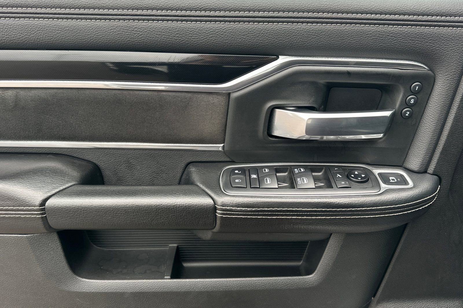 Used 2020 RAM 2500 Laramie image 11