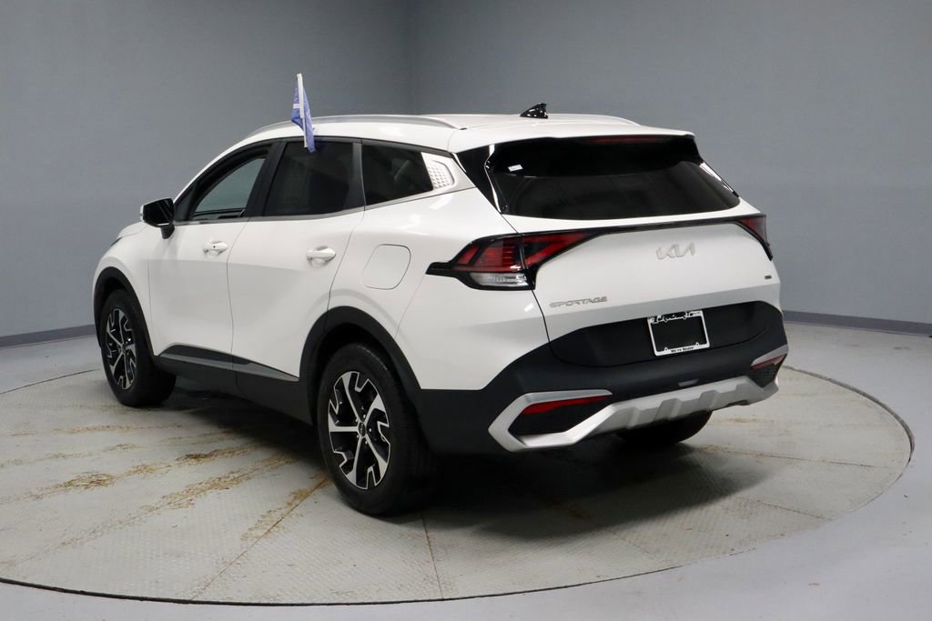 Used 2023 Kia Sportage EX image 9