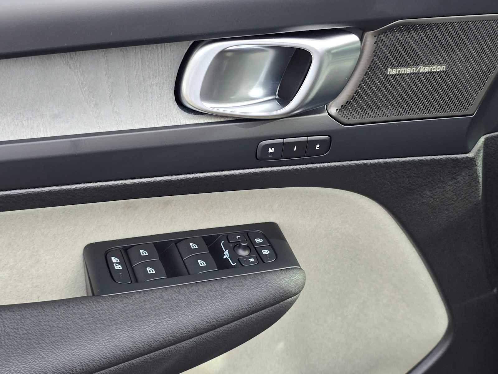 New 2026 Volvo XC40 B5 Ultra w/ Climate Package image 23