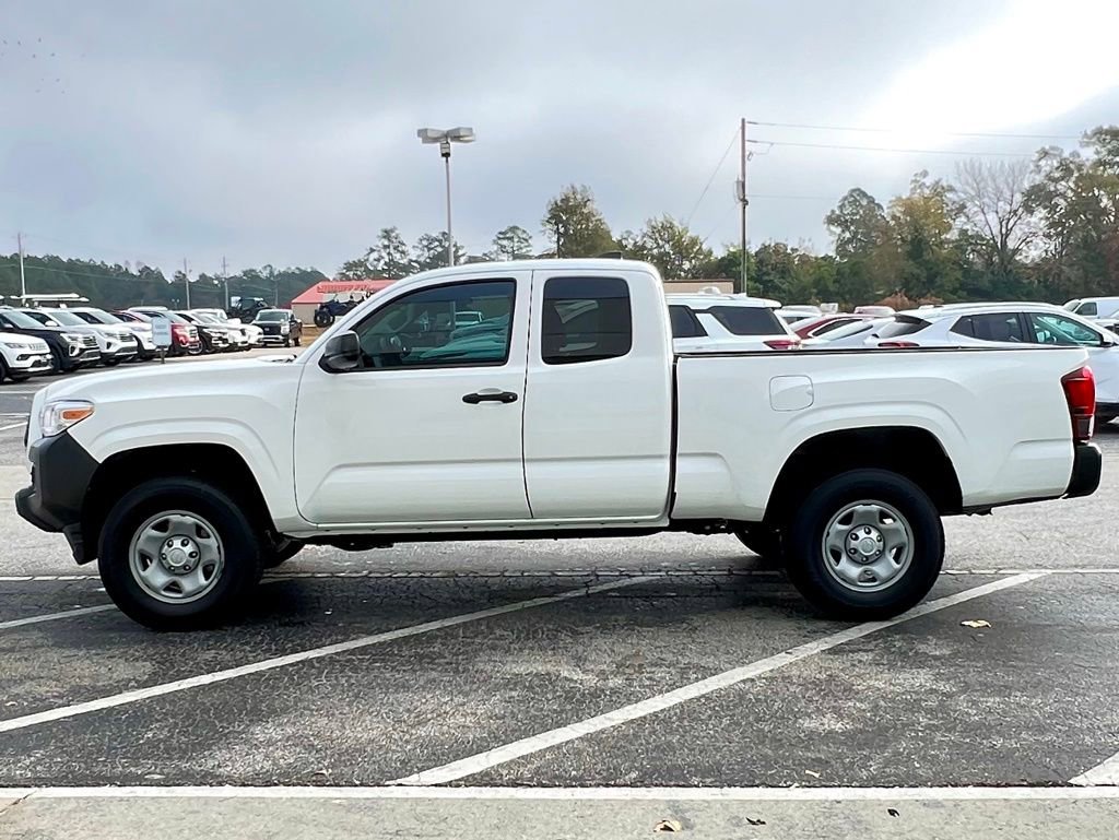 Used 2022 Toyota Tacoma SR image 9