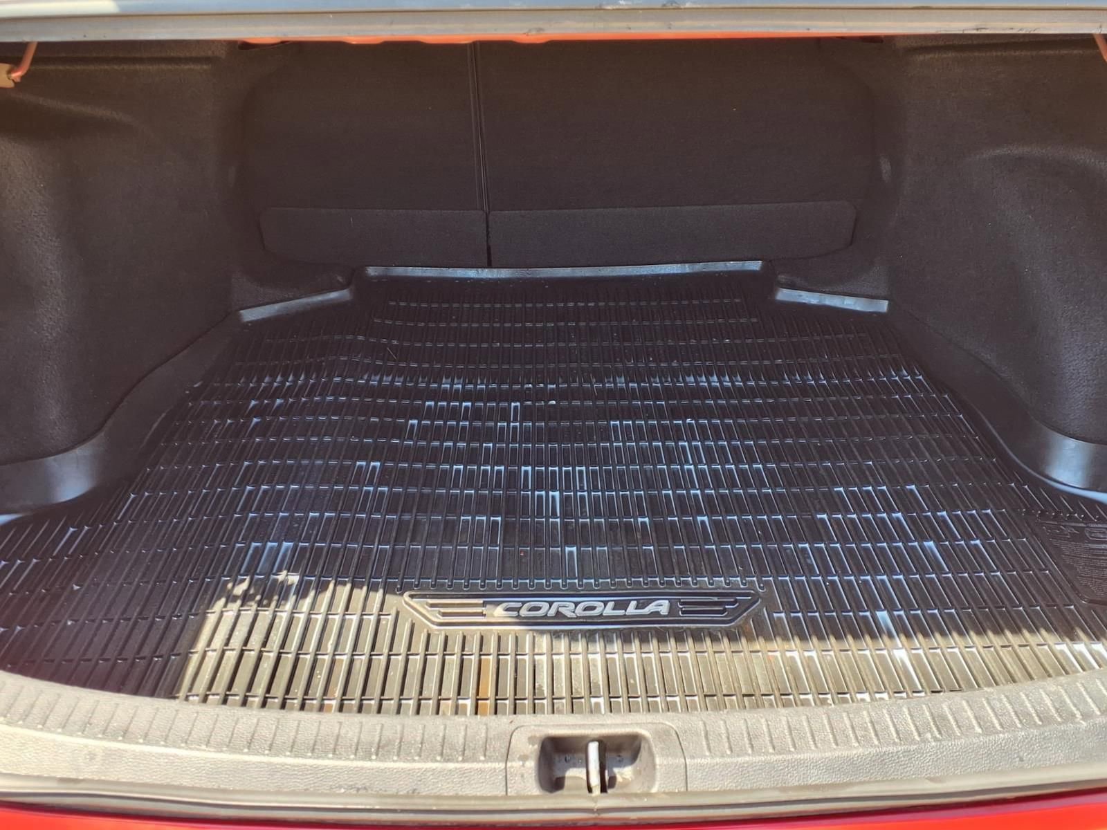 Used 2020 Toyota Corolla LE image 11