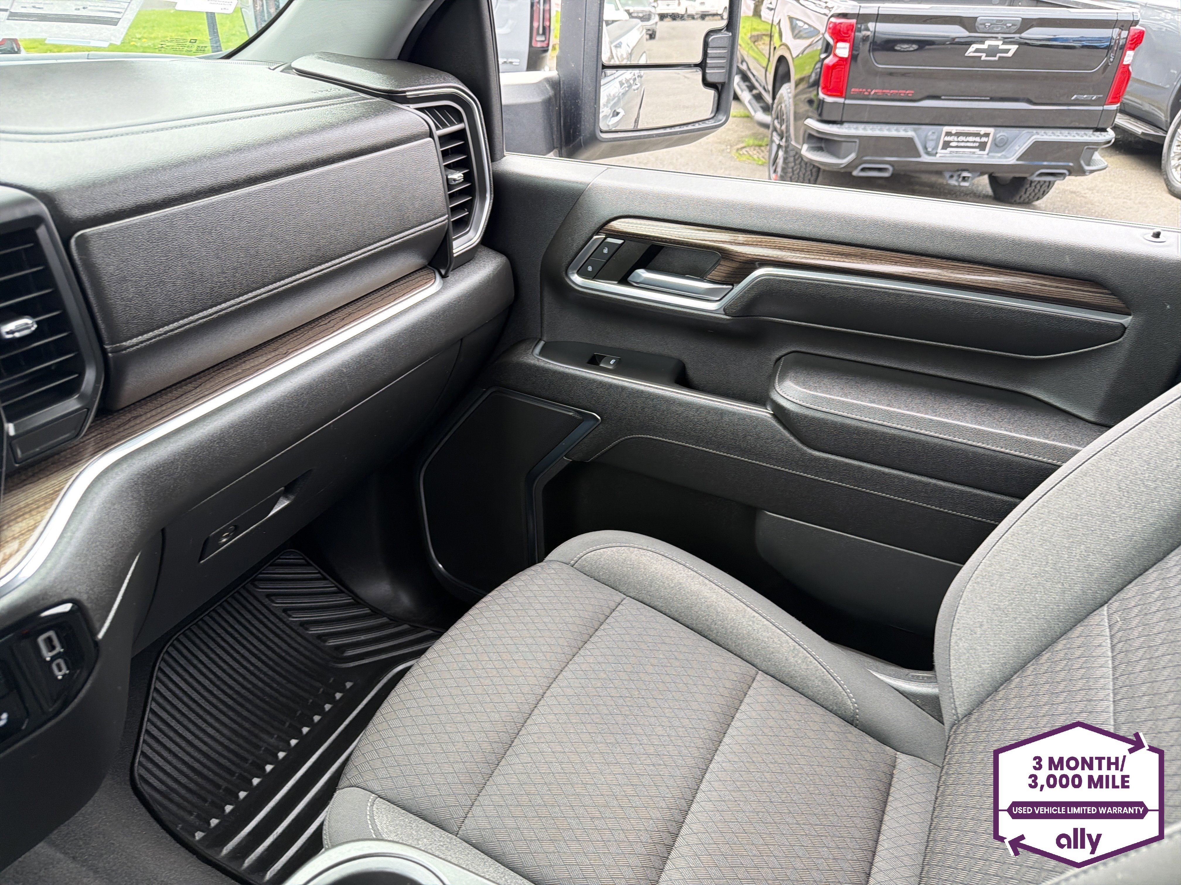 Used 2024 Chevrolet Silverado 2500 LT w/ Convenience Package image 25