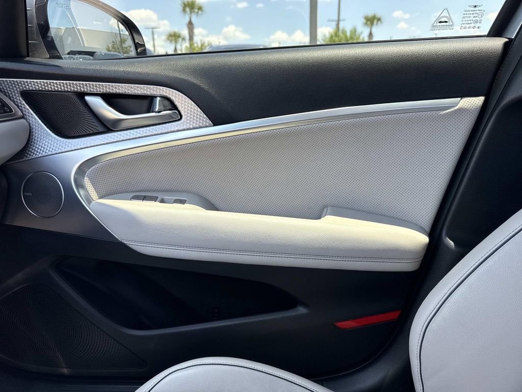 Used 2023 Genesis G70 2.0T w/ Sport Prestige Package RWD image 31