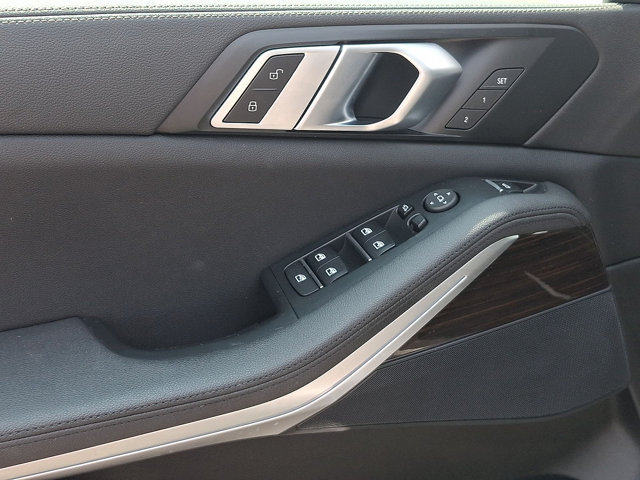 Used 2019 BMW X5 xDrive40i w/ Premium Package 2 AWD/4WD image 11
