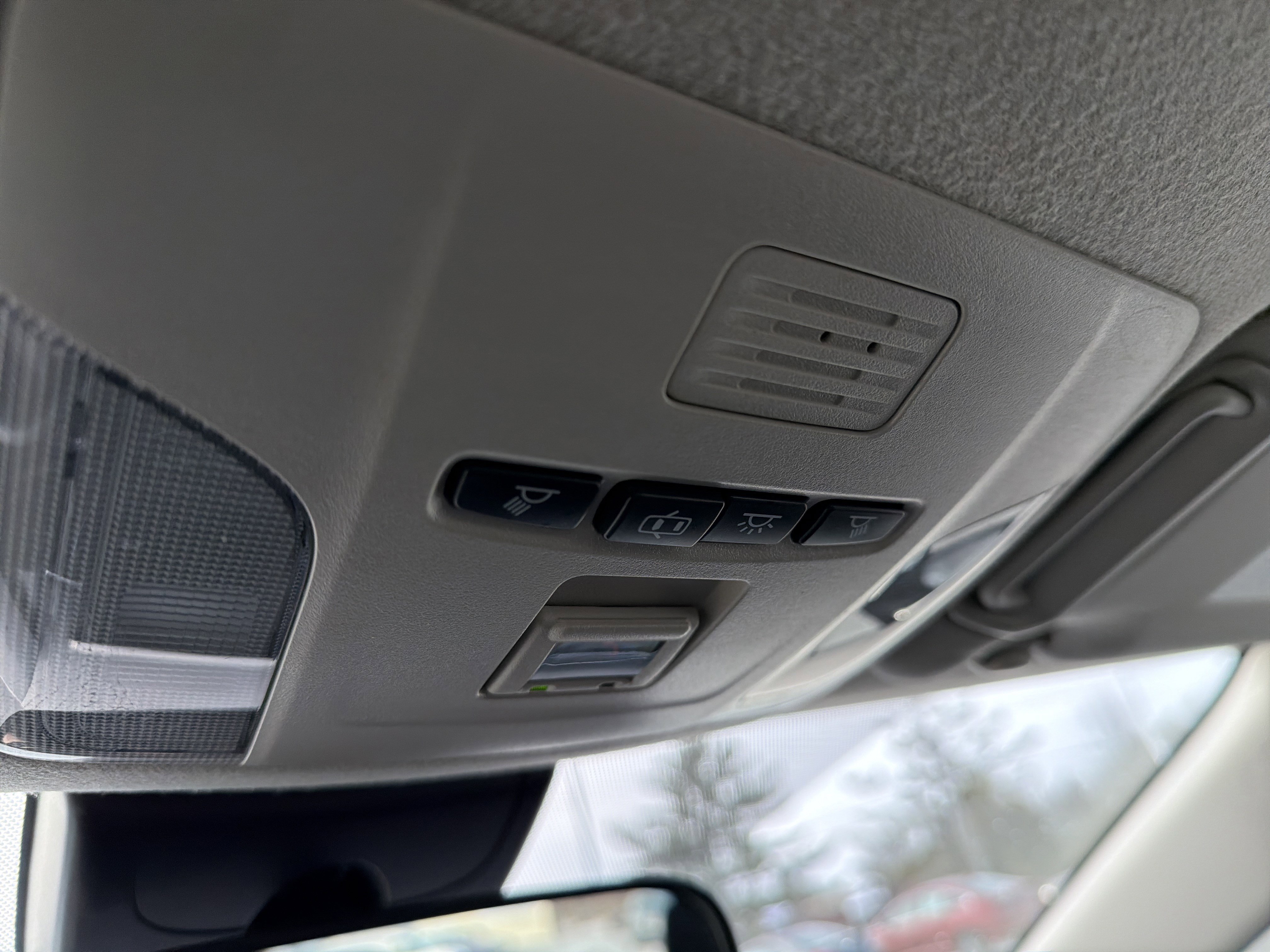 Used 2022 Toyota Corolla LE image 30