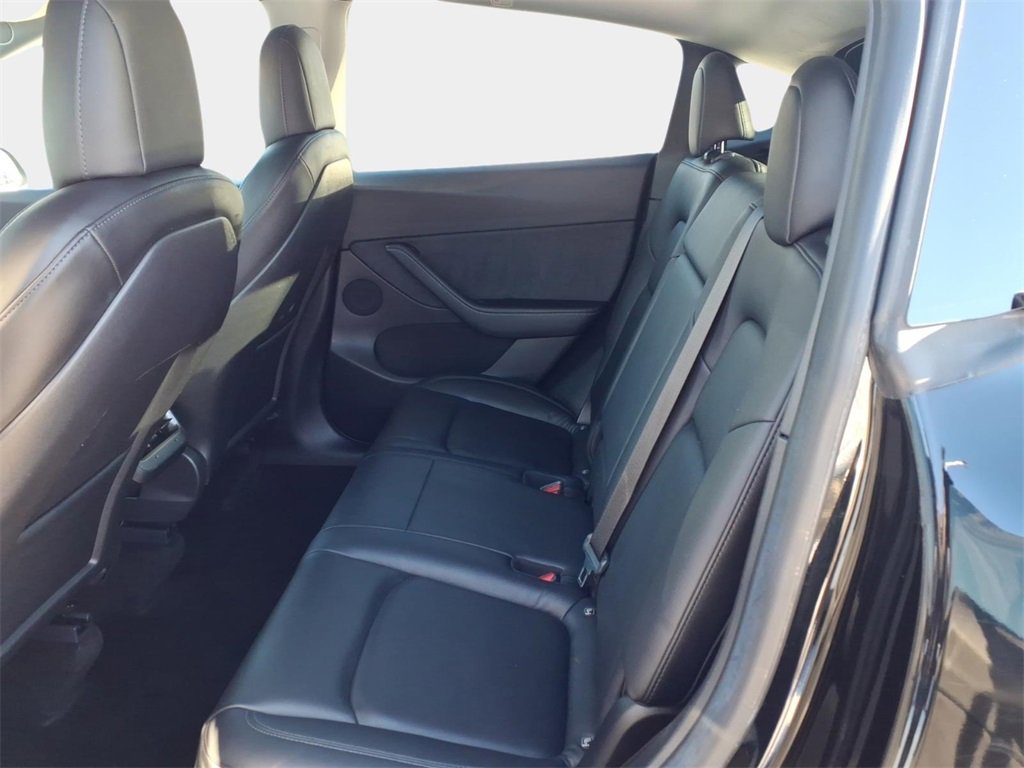 Used 2021 Tesla Model Y Long Range image 10