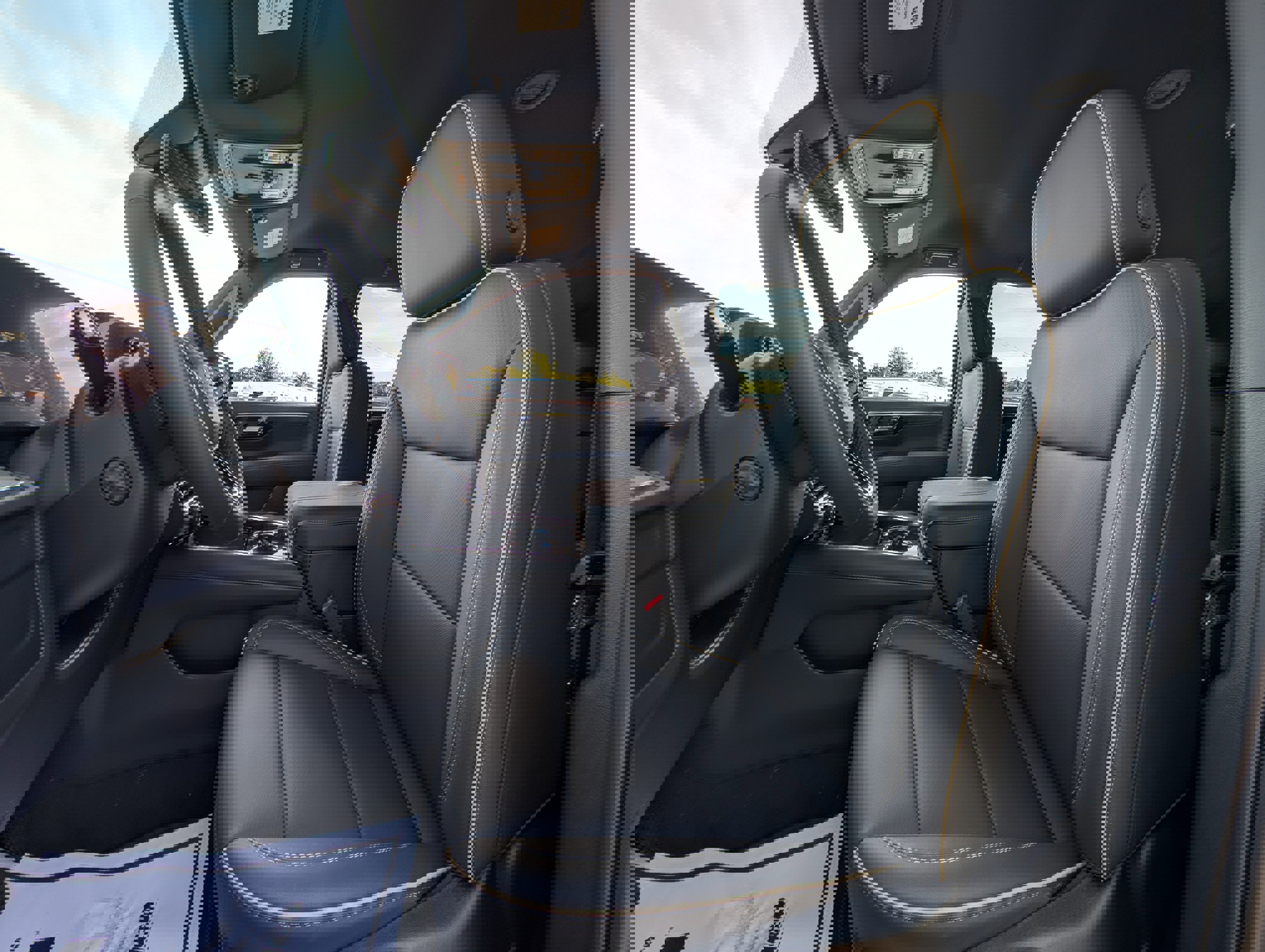 New 2025 Chevrolet Suburban Premier image 25