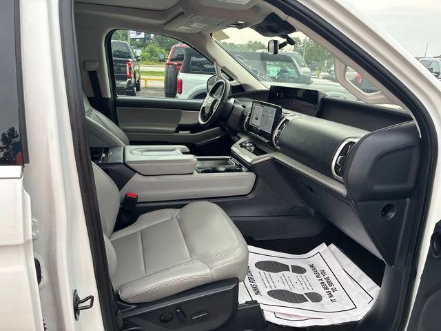 Used 2025 Ford Expedition Active AWD/4WD image 51
